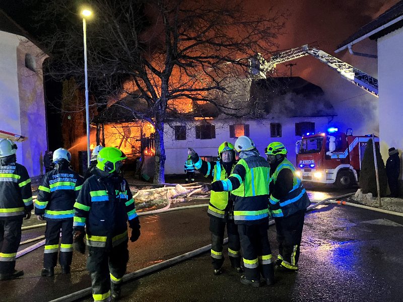 Wirtschaftsgebäudebrand Siebenbrünn (Bild 4)